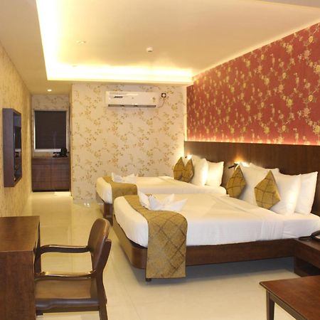Hotel Madhuban 锡尔瓦萨 外观 照片