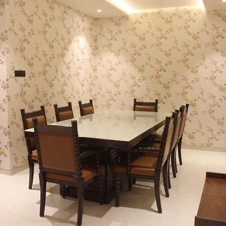 Hotel Madhuban 锡尔瓦萨 外观 照片