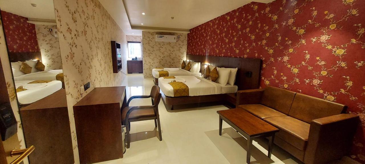Hotel Madhuban 锡尔瓦萨 外观 照片
