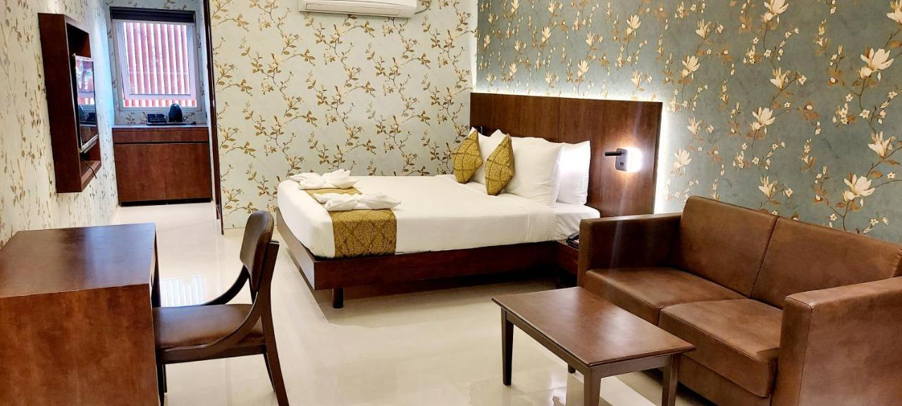 Hotel Madhuban 锡尔瓦萨 外观 照片