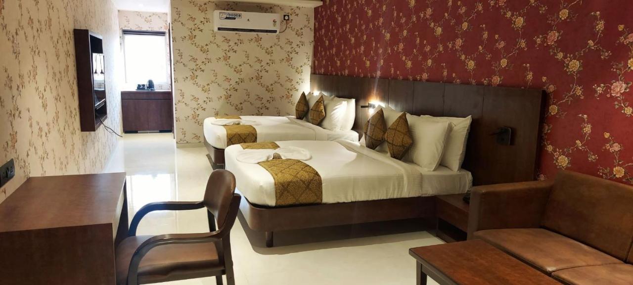 Hotel Madhuban 锡尔瓦萨 外观 照片