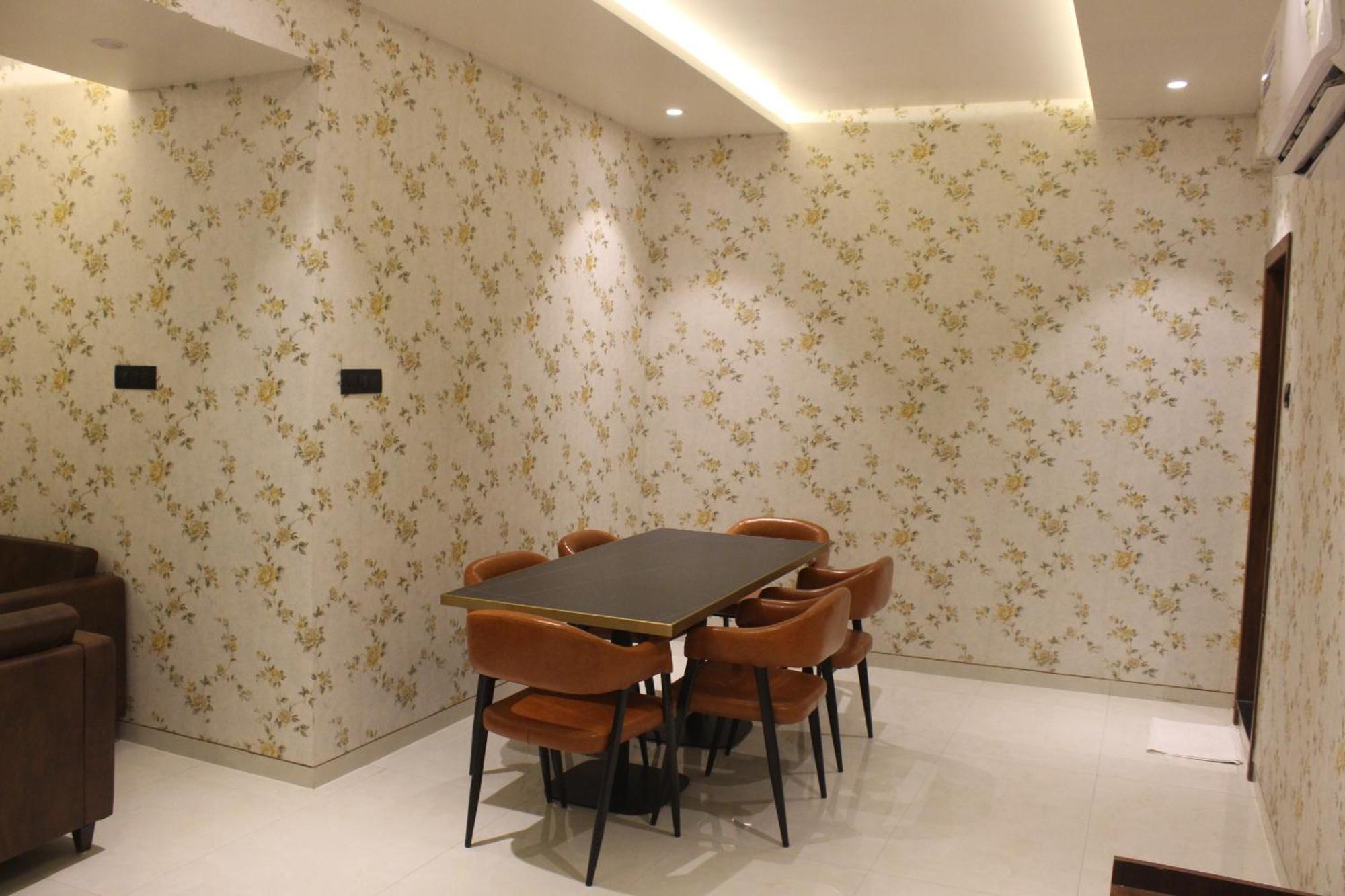 Hotel Madhuban 锡尔瓦萨 外观 照片