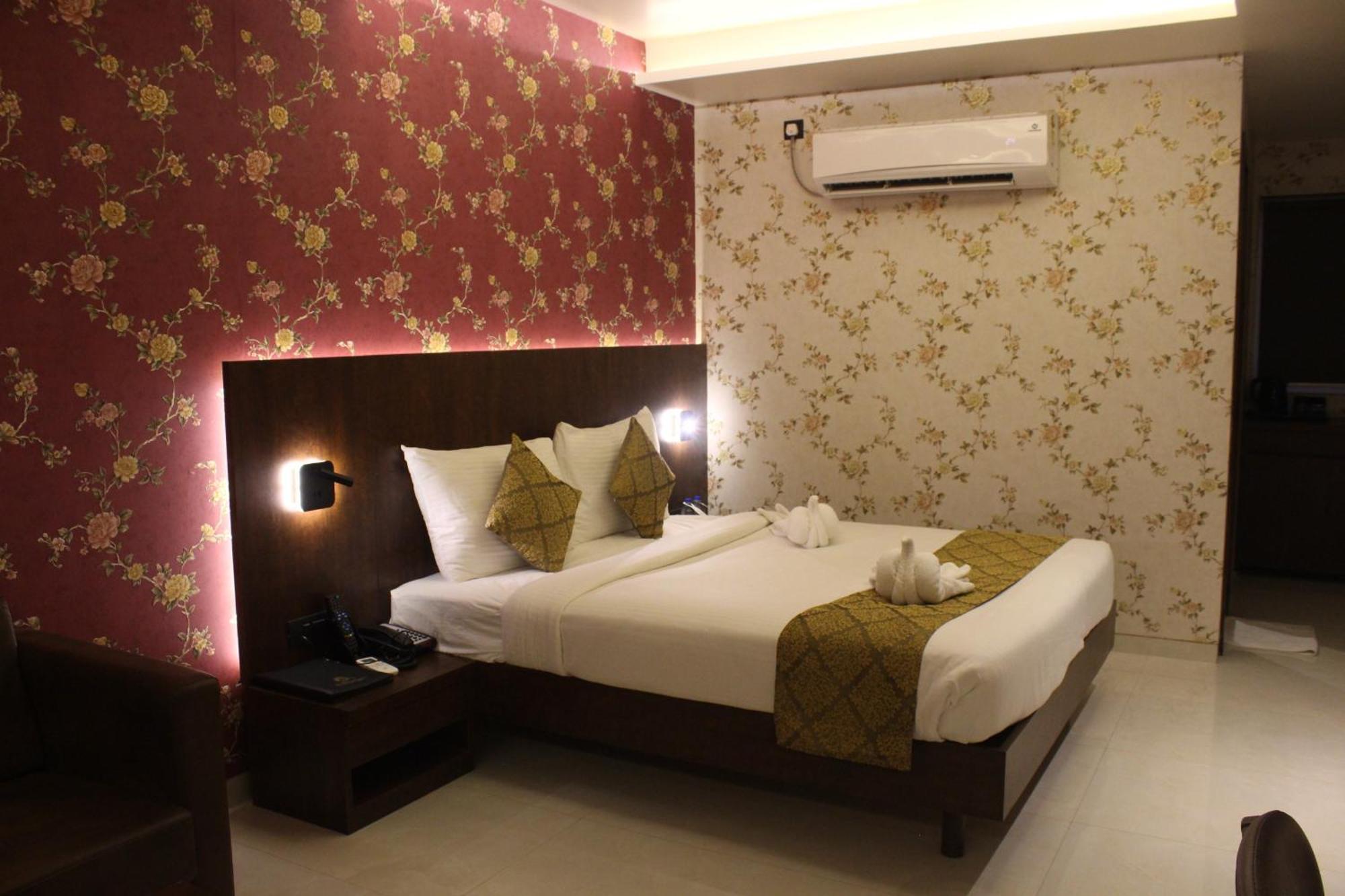 Hotel Madhuban 锡尔瓦萨 外观 照片