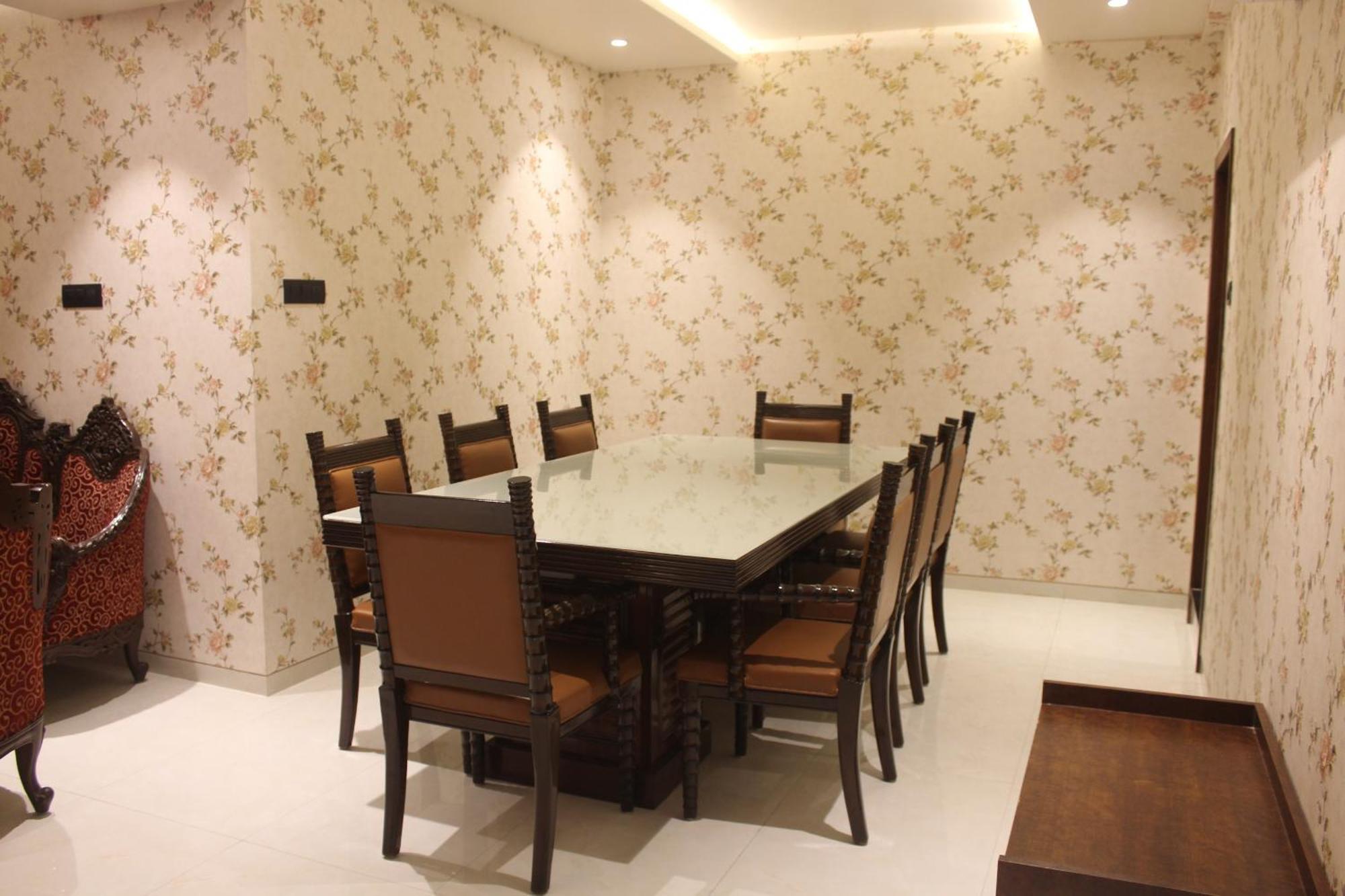 Hotel Madhuban 锡尔瓦萨 外观 照片
